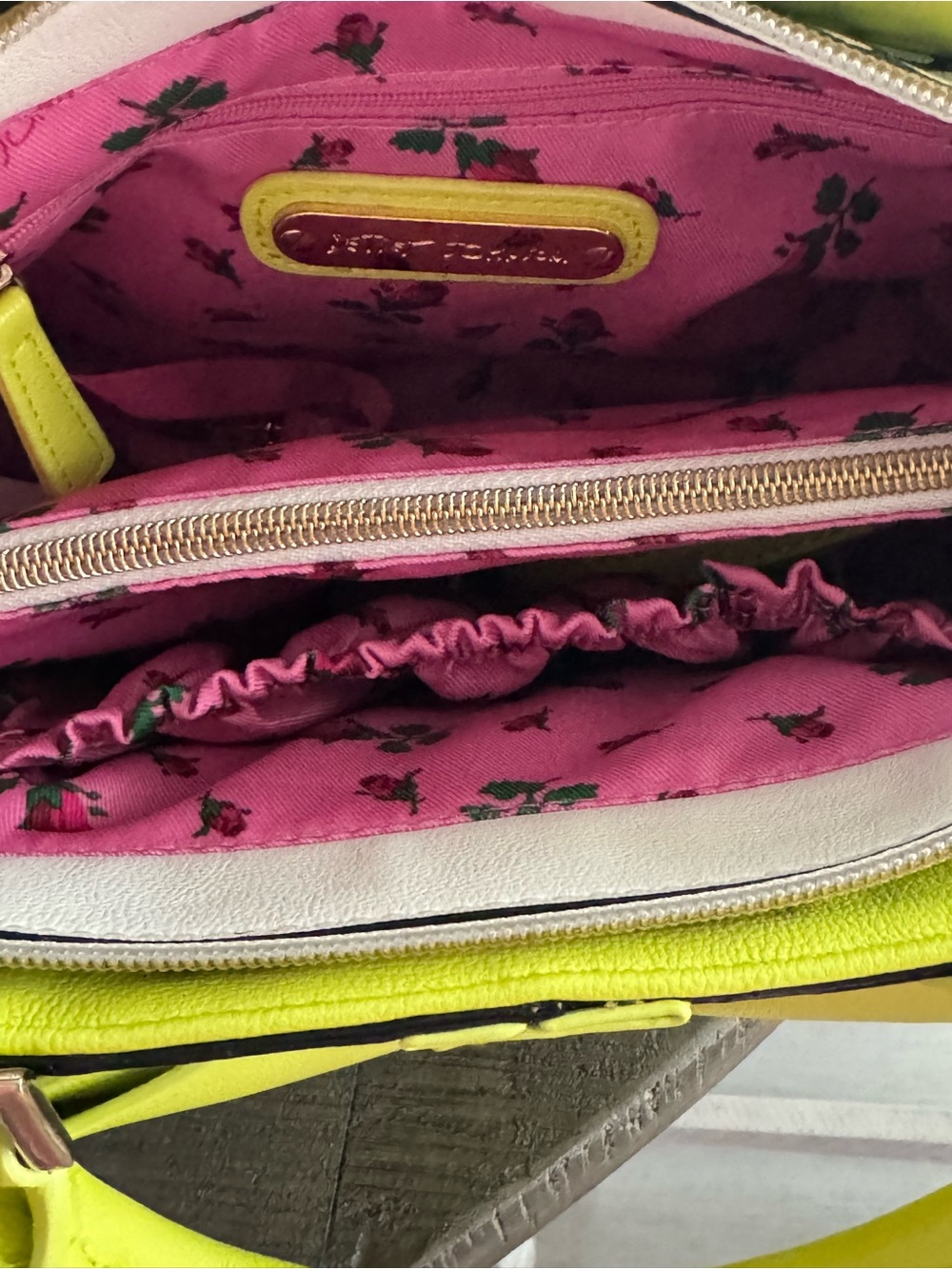 Betsey Johnson Neon Lime Bow Satchel with Black & White Dot Pattern - Picture 3 of 5
